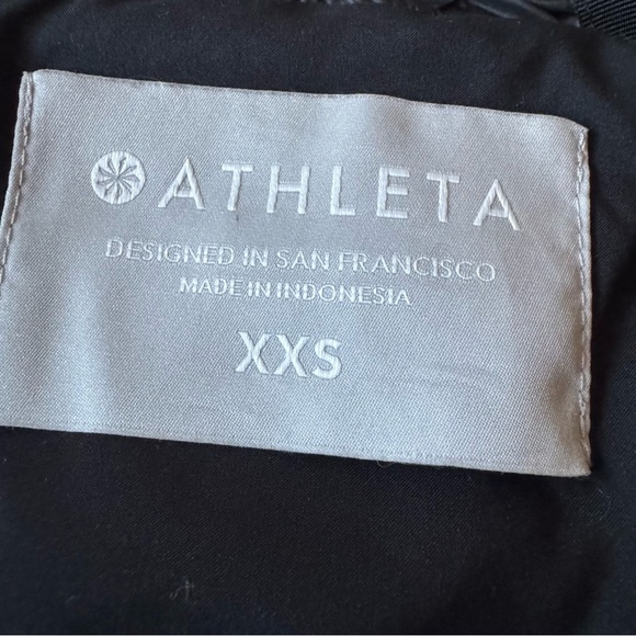 Athleta XXS Grace Peak Black Hooded Belted Water Resistant Wind Jacket - Picture 5 of 8